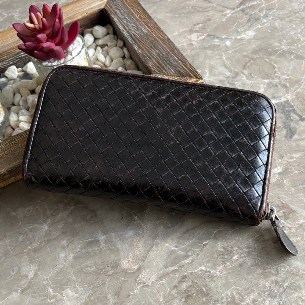 Bottega Veneta long Leather Zip Wallet